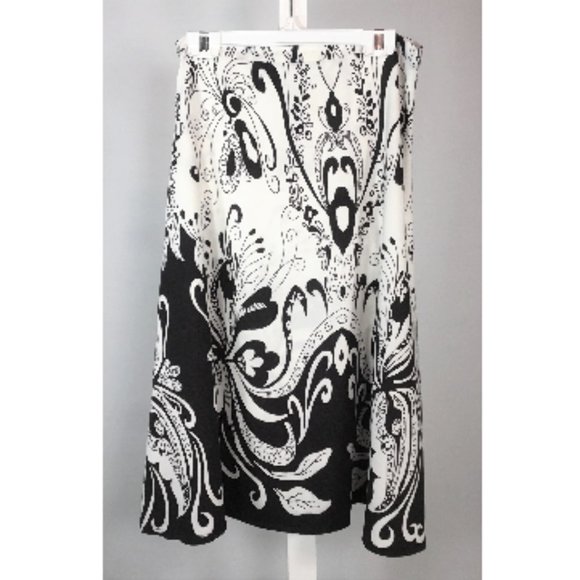 Connection 18 Skirt - Picture 2 of 4